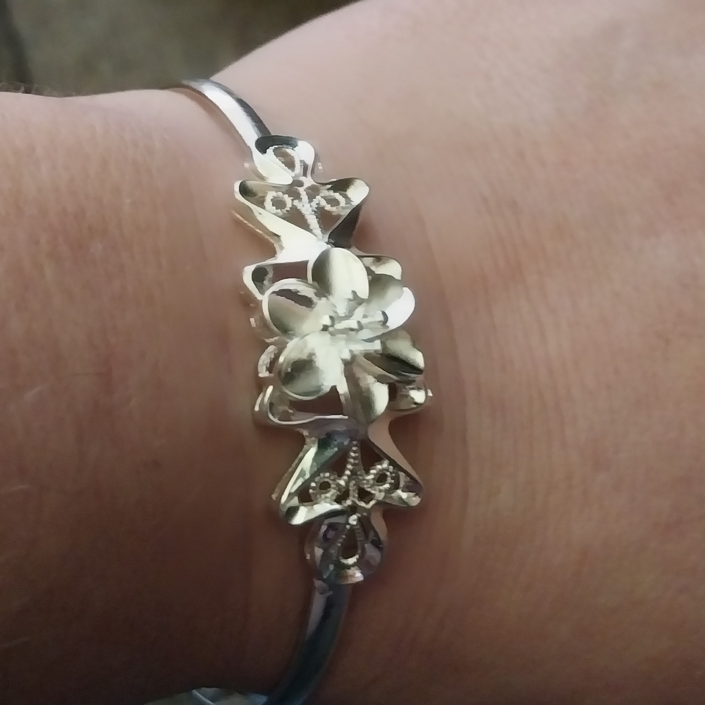 Sterling silver bangle bracelet